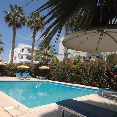 Sunflower Hotel Apartments Larnaca Exterior photo