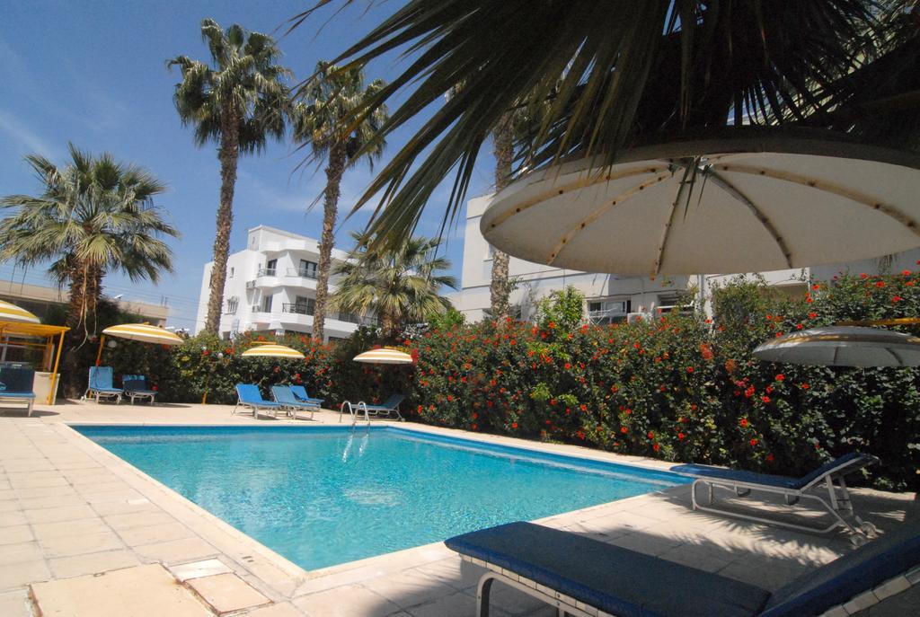 Sunflower Hotel Apartments Larnaca Exterior photo