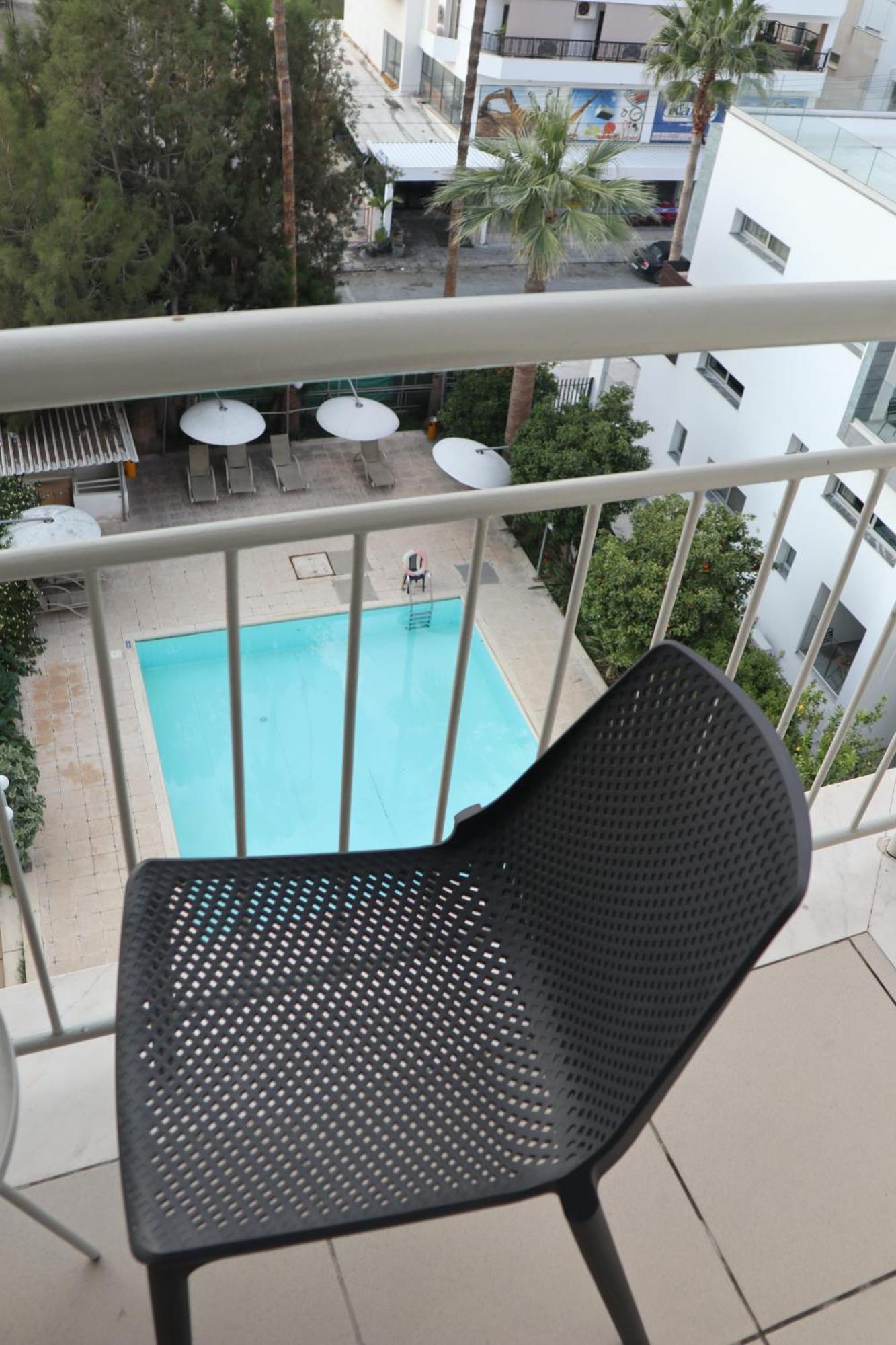Sunflower Hotel Apartments Larnaca Exterior photo