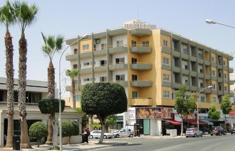 Sunflower Hotel Apartments Larnaca Exterior photo